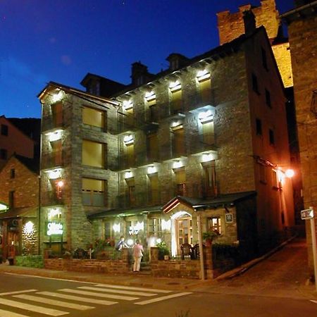 Apartamentos Gabarre Broto Buitenkant foto