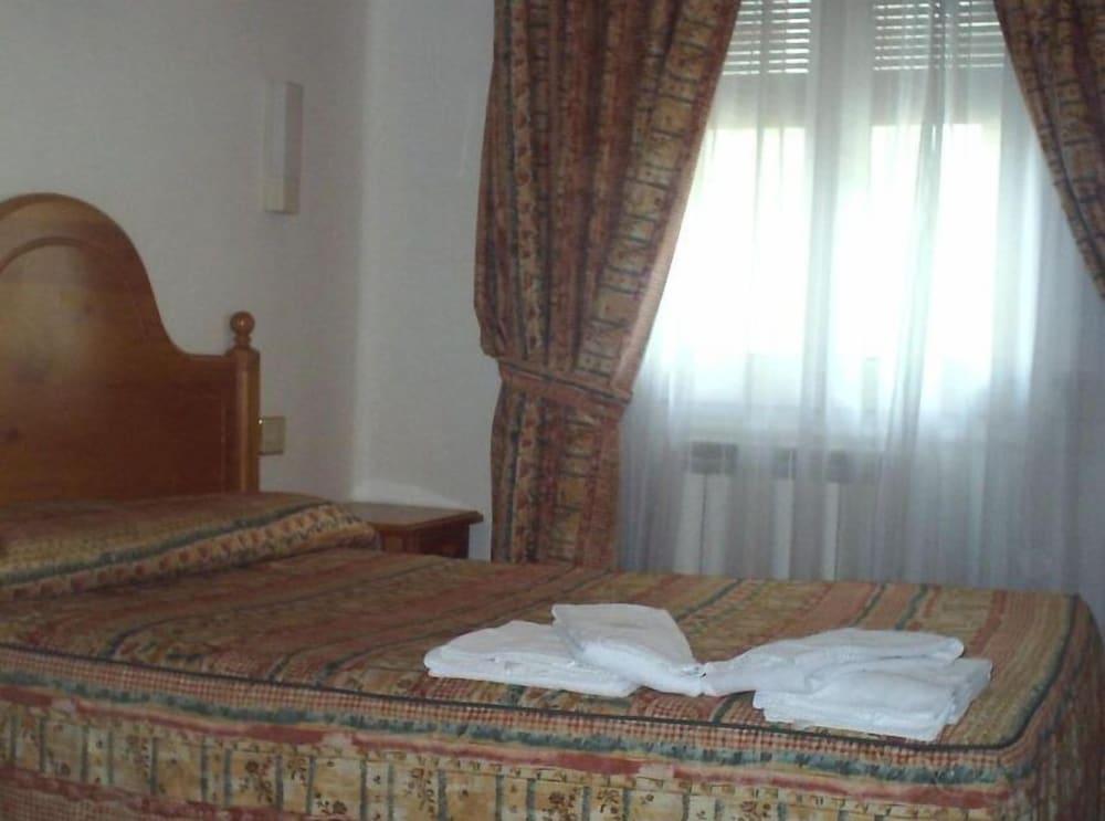 Apartamentos Gabarre Broto Buitenkant foto