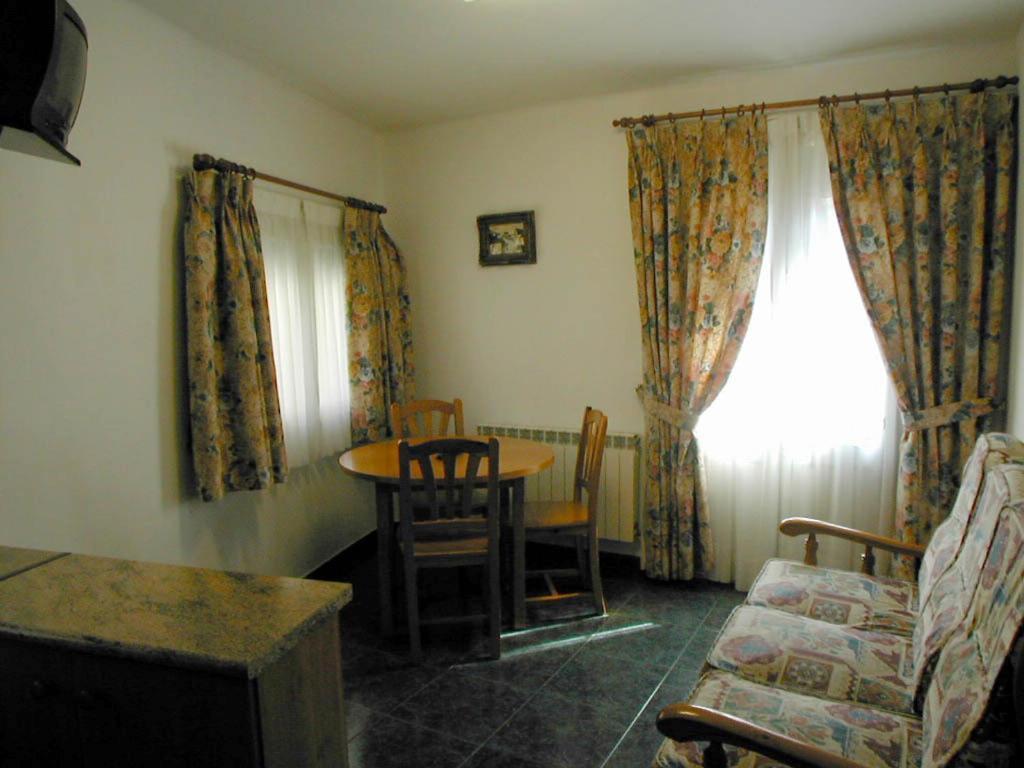 Apartamentos Gabarre Broto Buitenkant foto